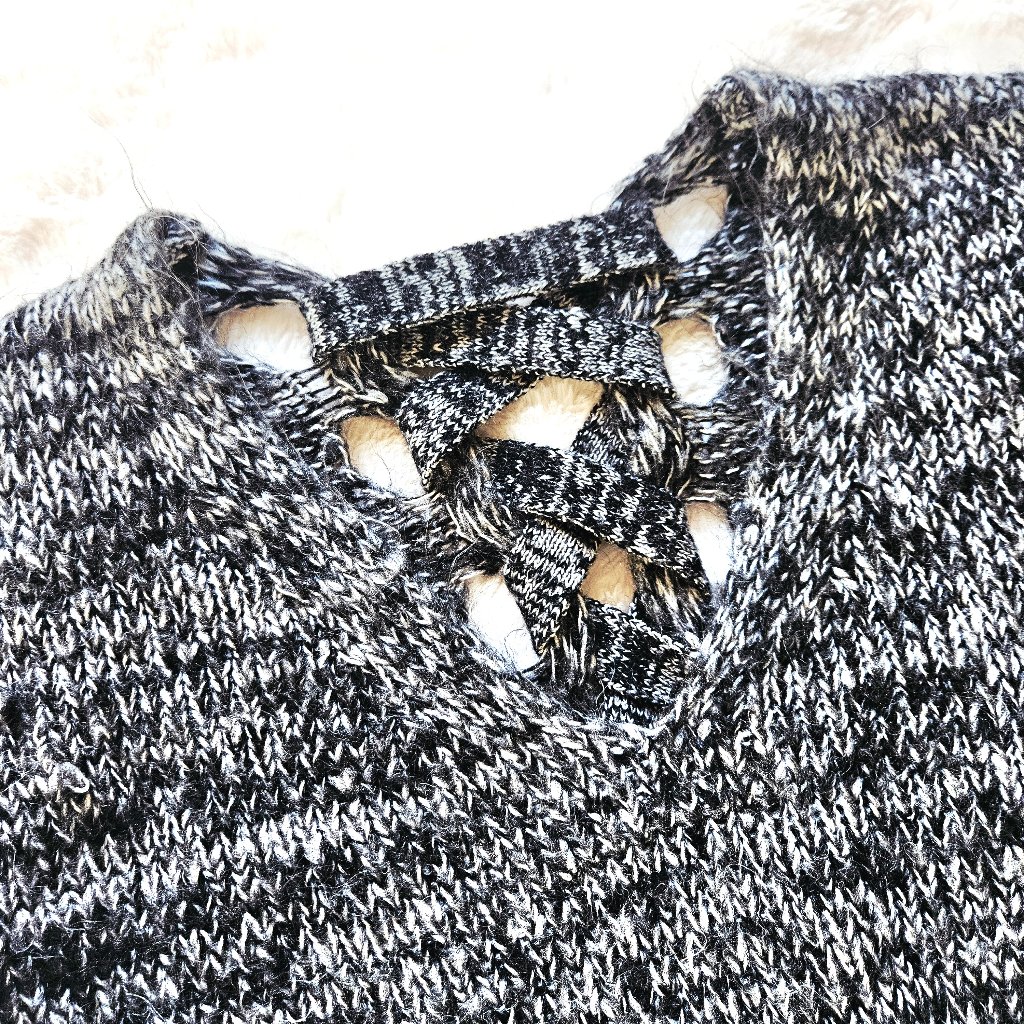 Rue 21 Women's Black/White Soft Cozy Knitted Sweater Lacing On The Back Size M